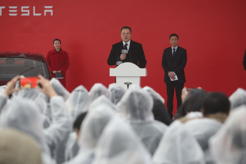 1月7日，特斯拉超级工厂在临港产业区正式开工建设。仪式上，马斯克讲话。图片来自东方IC