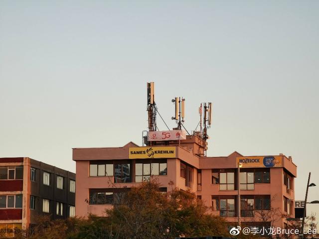华为手机高管突然晒出5G信号塔照片 网友：原来意在“变焦”