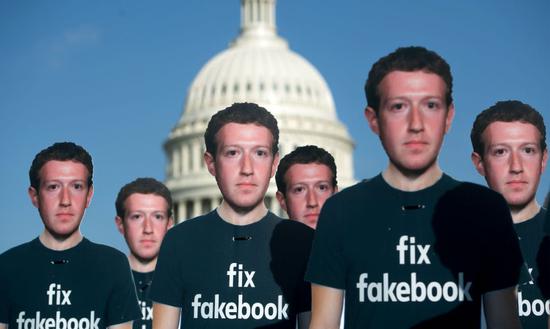 人们对 Facebook 的抗议