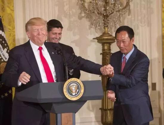图：特朗普在白宫接见郭台铭