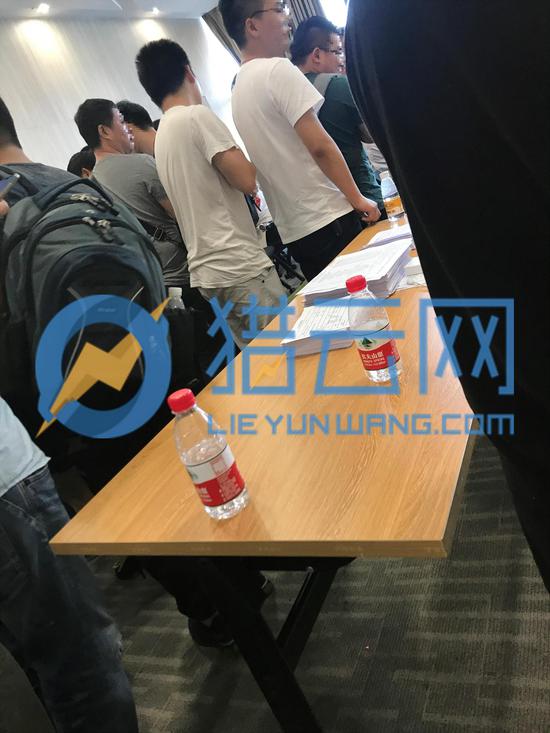 （小黄狗东莞总部办理离职手续现场）