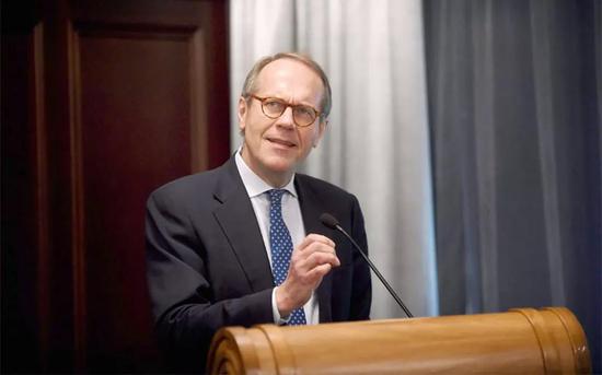 约玛.奥利拉（Jorma Ollila）带领诺基亚成功转型，并将其塑造为行业霸主。