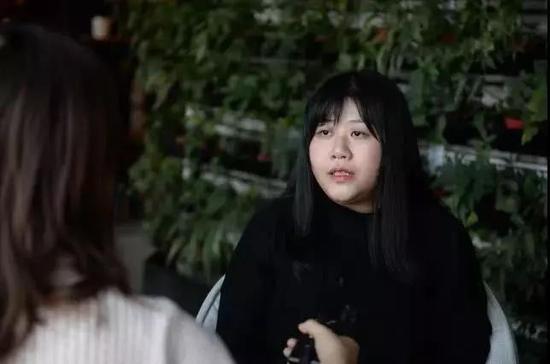 图：乔碧萝首度露脸接受采访