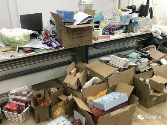 我的办公室也常被各类展品的包装堆满