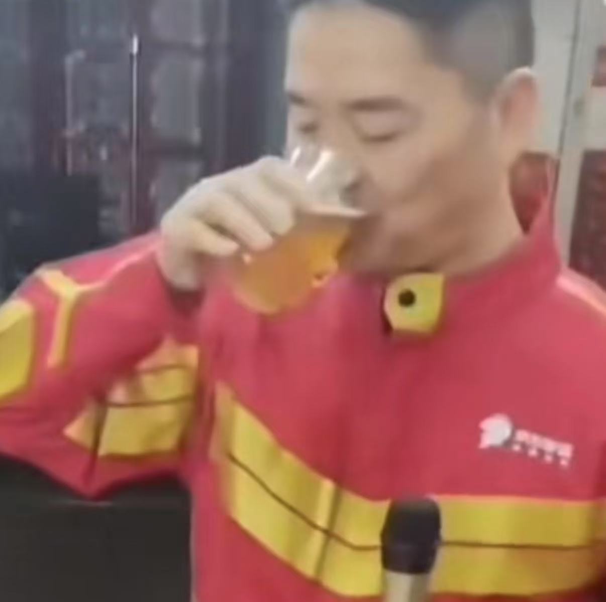 5caa8ac8e589bf0558bfd43697eddc9b.jpeg