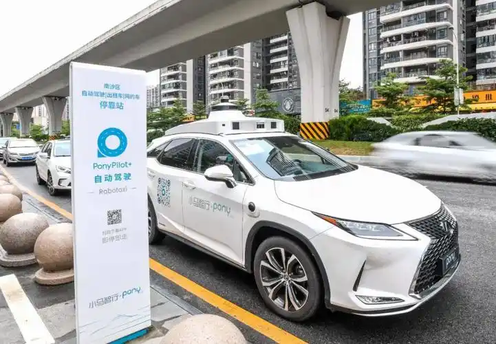 Robotaxi市场竞争激烈：小马智行率先向文远知行开炮